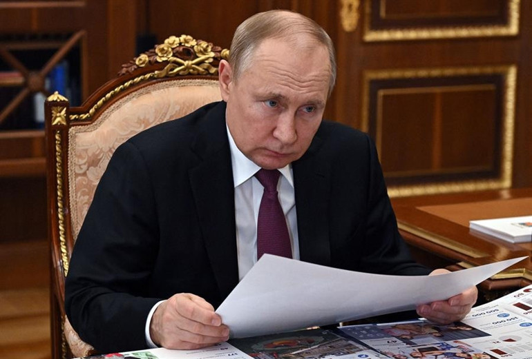 Rusya’ya karşı yaptırımlar sürüyor: Putin’in ‘süper yatı’ İtalya’da mahsur