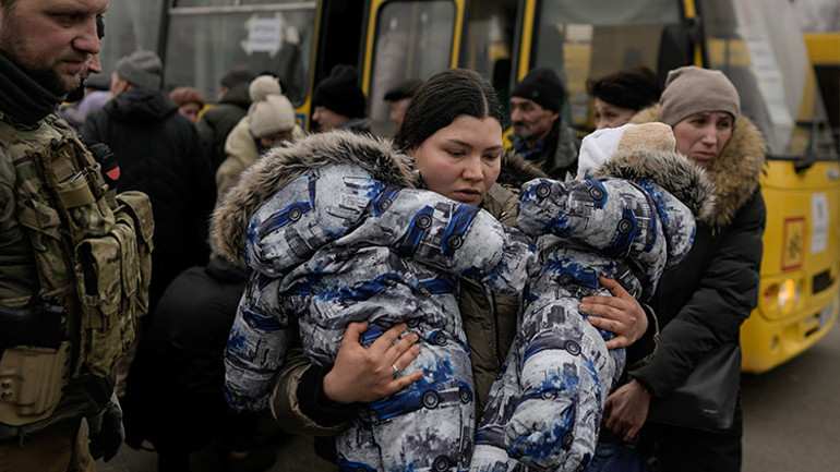 4 ŞEHİR 4 KADIN | Yerle bir olan kentlerden sağ kurtulan kadınların hikâyeleri...