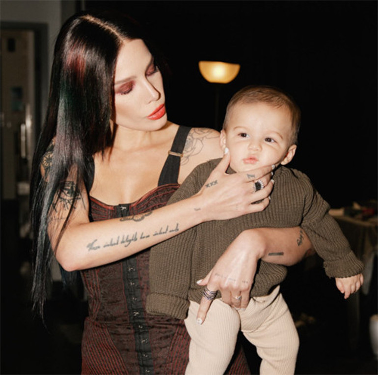 Hayranları yorum yağdırdı: Disko topundan daha parlaksın