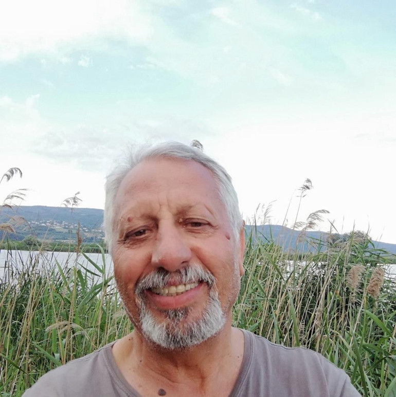 Emekli öğretmen tartıştığı eşini öldürdü