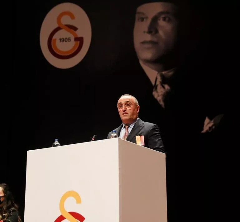 Son Dakika: Galatasarayda Burak Elmas yönetimi idari açıdan ibra edilmedi Seçime gidiliyor...