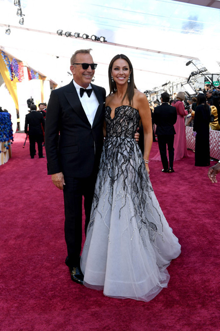 Oscar eski günlerine döndü: Kırmızı halıda şıklık yarışı