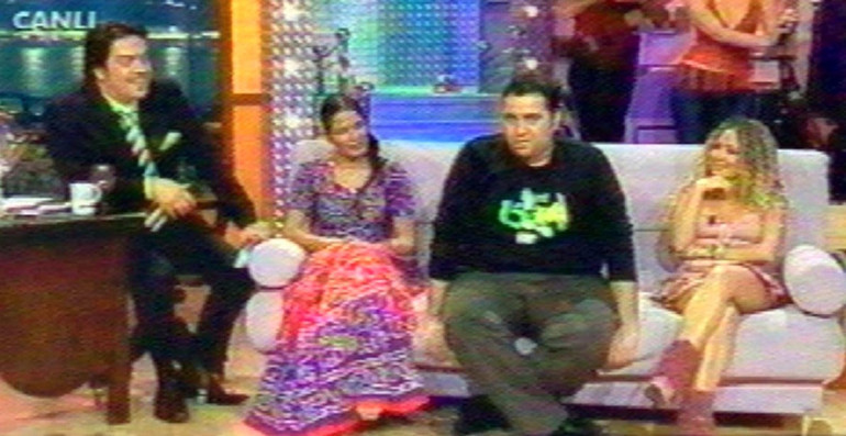 Ünlü manken Sema Şimşekin zor anları.. Bir anda yere kapaklandı