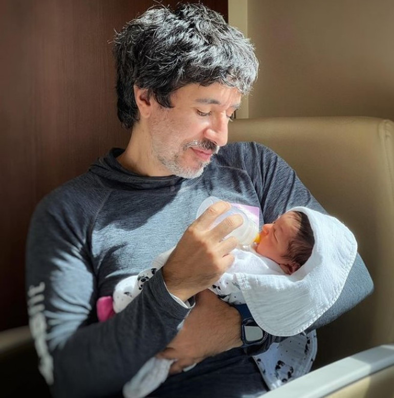 Doğum sonrası ilk fotoğraf... 4 Kasım 2025... Hoş geldin oğlum