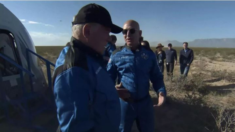 Son dakika: Blue Origin uzay yolunda 6 kişiyi taşıyan roket uzaya fırlatıldı...