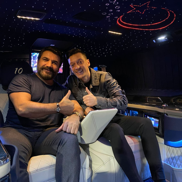 Son Dakika: İngiltereden olay Mesut Özil ve Acun Ilıcalı iddiası Fenerbahçeye kapıyı gösterirse...