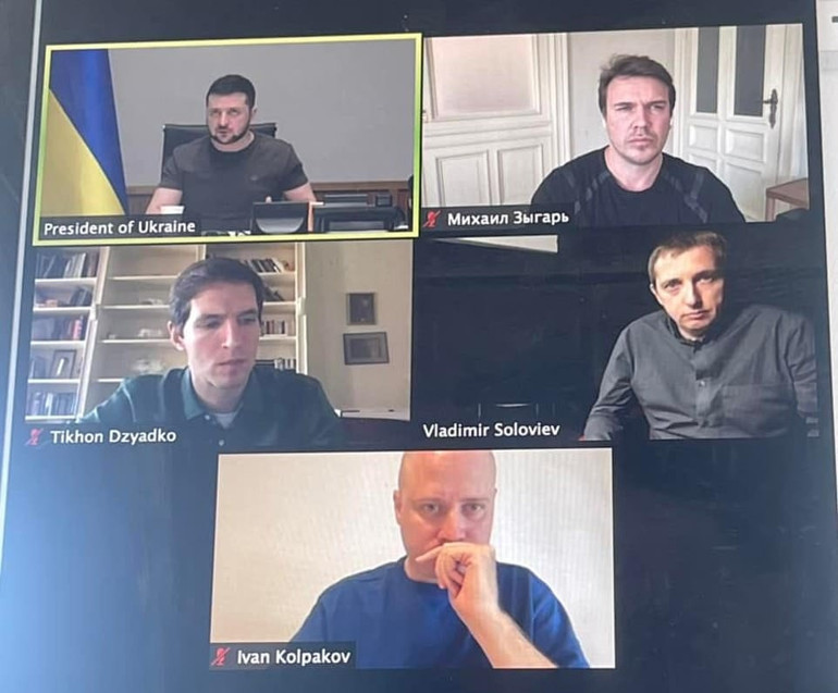 Zelenski’nin sığınağında bir gün: Günde kaç saat uyuyor, suikasttan nasıl kaçıyor, ailesi nerede