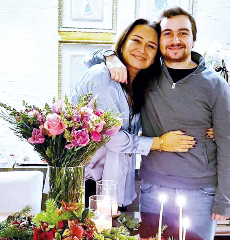 Demet Akbağ: Hep bir oyunun içindeydim