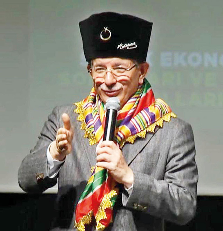 Tırtık siyaseti tutmaz