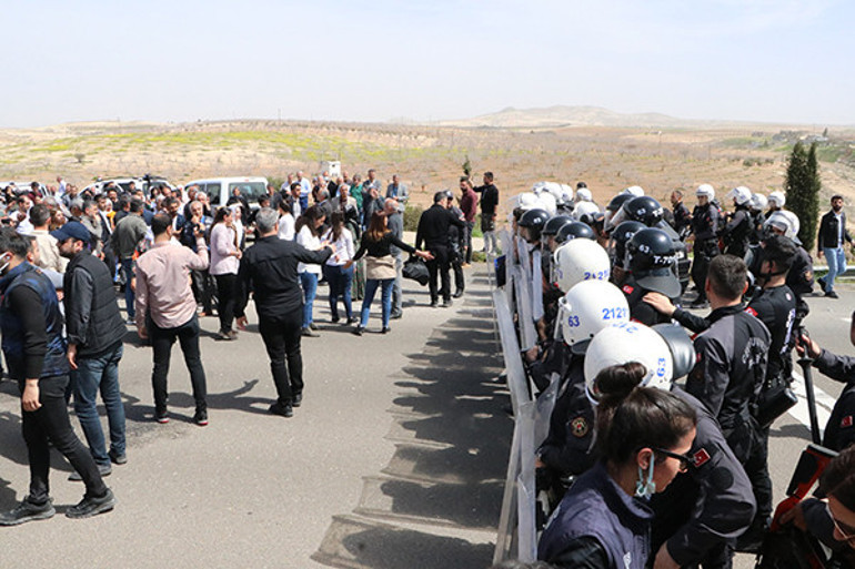 Şanlıurfada terör örgütü elebaşı Öcalan gerginliği