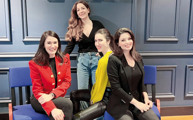 Aşk mı tesadüf mü