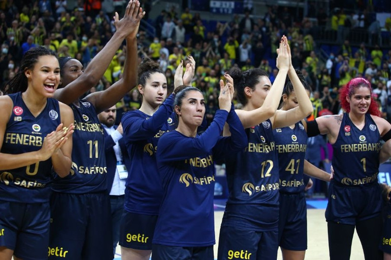 Son Dakika: LeBron Jamesten Fenerbahçe paylaşımı Geceye damga vuran an... Paranın satın alabileceği bir şey değil, acayip...