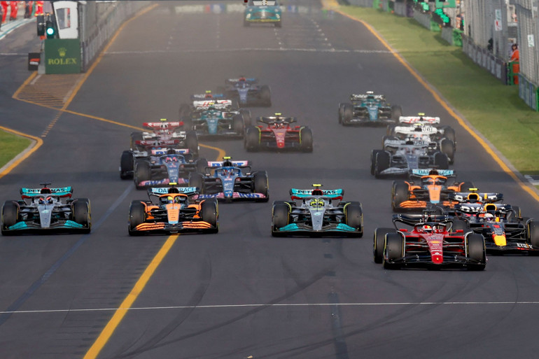 Formula 1 Avustralya GPsinde zafer Leclercin Verstappen yarışı bitiremedi