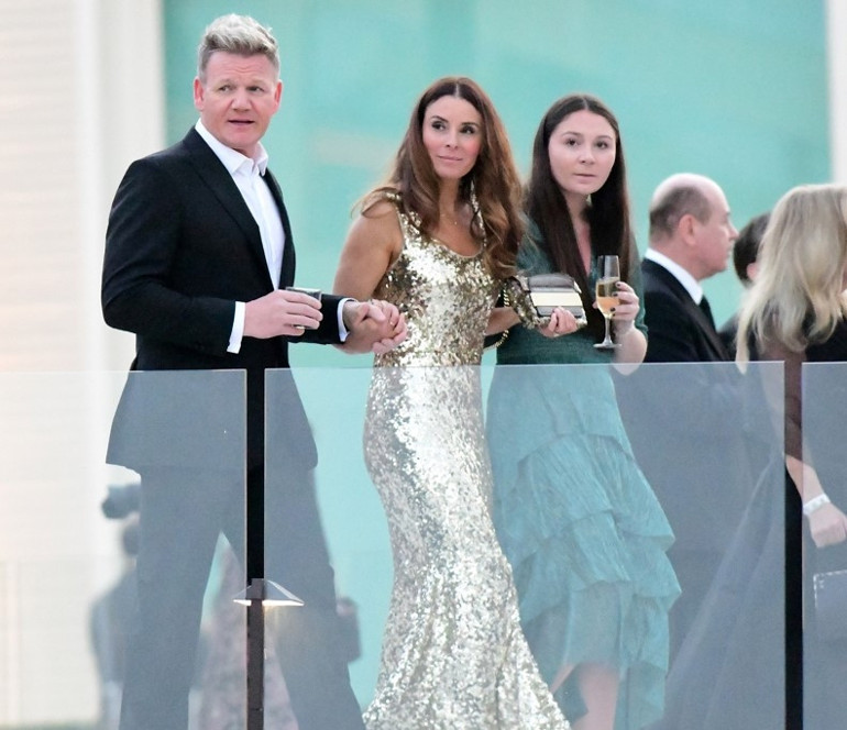 David ve Victoria Beckhamın oğlu Brooklyn Beckham sevgilisi Nicola Anne Peltz ile evlendi