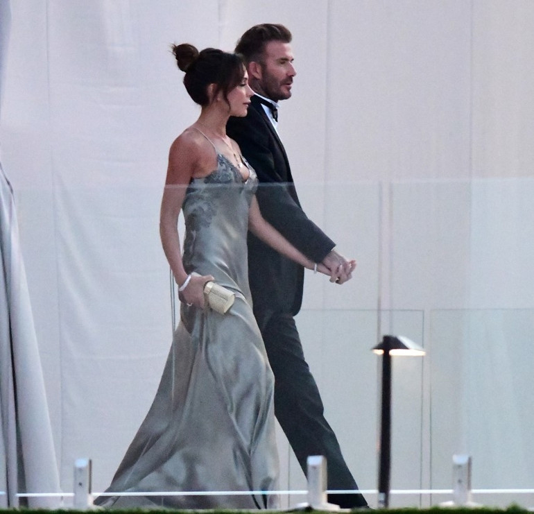 David ve Victoria Beckhamın oğlu Brooklyn Beckham sevgilisi Nicola Anne Peltz ile evlendi