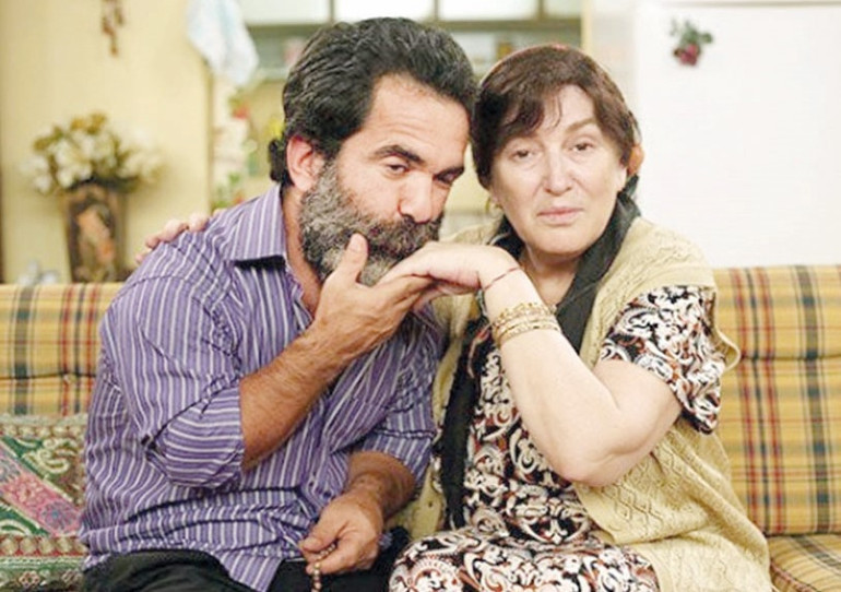 Dışarıdan hep hüzünlü görünürmüşüm