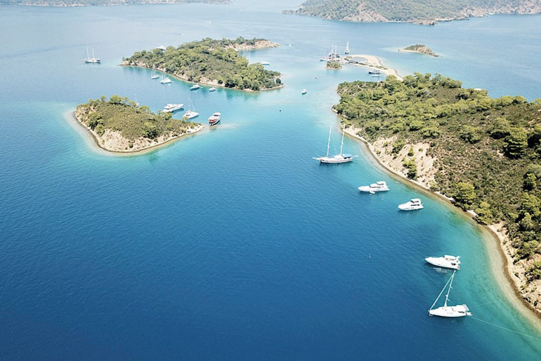 Çağatay Ulusoy, Kıvanç Tatlıtuğ ve Kenan İmirzalıoğluna komşu oluyor