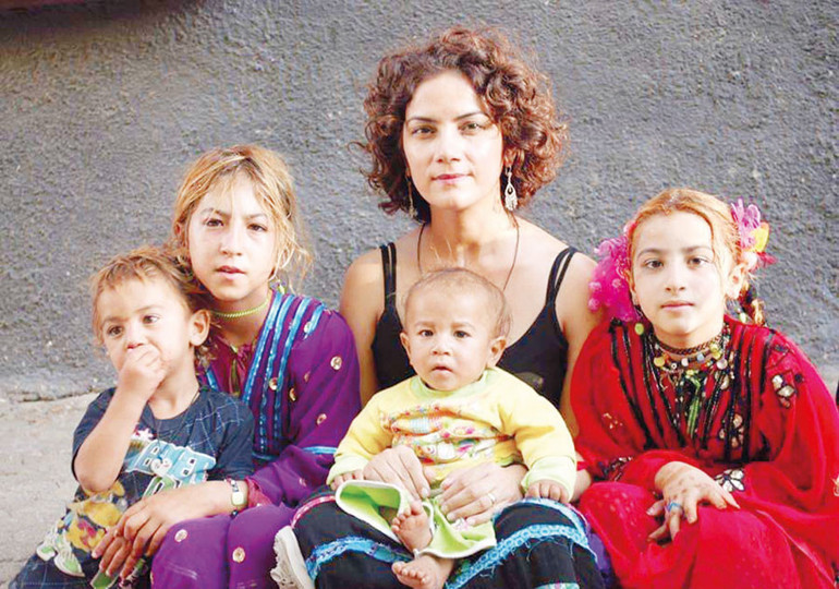 Atık toplayıcısı Roman kızı şimdi ödüllü yönetmen... Bir Elmas hikâyesi