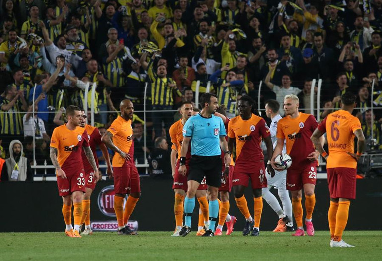 Son Dakika: Spor yazarları Fenerbahçe - Galatasaray derbisi için neler dedi Miha Zajcın golünden 1 dakika önce...