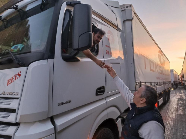 Sonu görünmüyor: 25 kilometrelik TIR kuyruğu