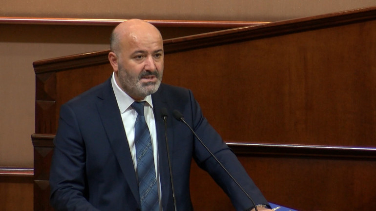 İBB Meclisinde borç gerilimi AK Partili Kaynar, bilançoyu tek tek açıkladı