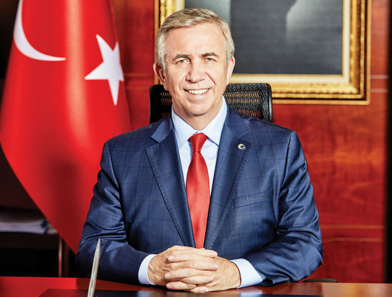 İmran Han, Marine, Orban, Putin ve kimlikler