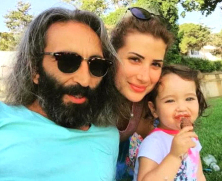 8 yıllık eşinden tek celsede boşanmıştı... Gizemli sarışın