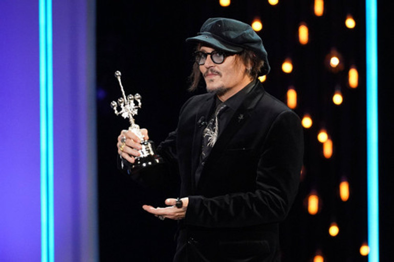 Johnny Depp ve Amber Heardün hesaplaşması bitmiyor: Beni rehin alıp üç gün tecavüz etti
