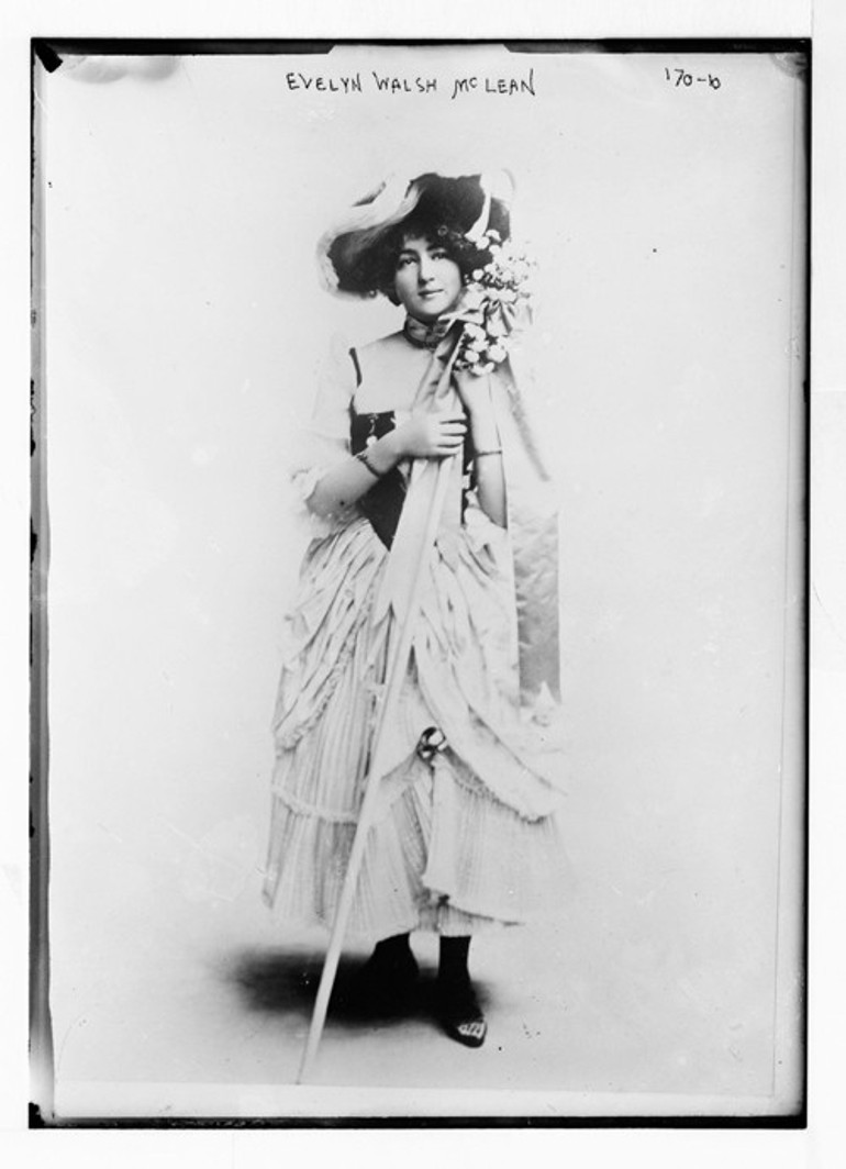 Brooklyn Beckhamın kayınvalidesi 2. Abdülhamide ait elmas gerdanlığı taktı iddiası