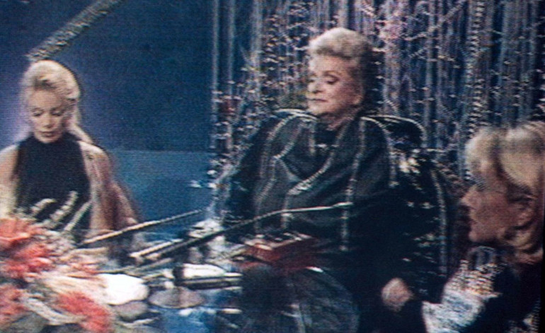 Babam 5 yaşındayken beni bıçakla kovaladı