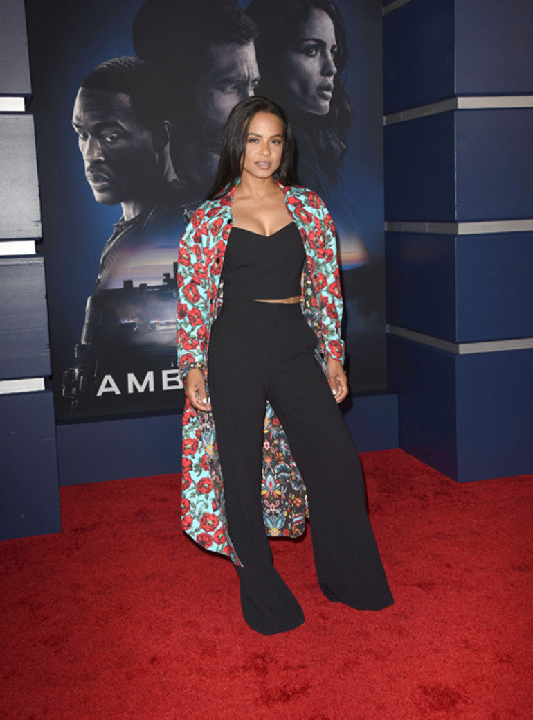 Karnı burnunda Rihanna aldatıldı mı