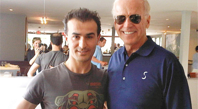 ‘Biden kahvaltıya gelir, gider golf oynar.  Sonra tekrar gelir,  birlikte yemek yeriz’