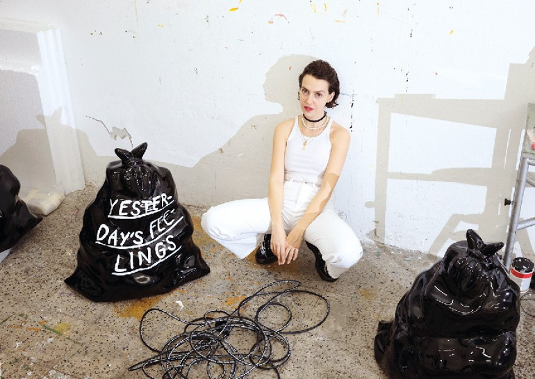 Sergiler çoktan şehrin içine döndü, bizi bekliyor