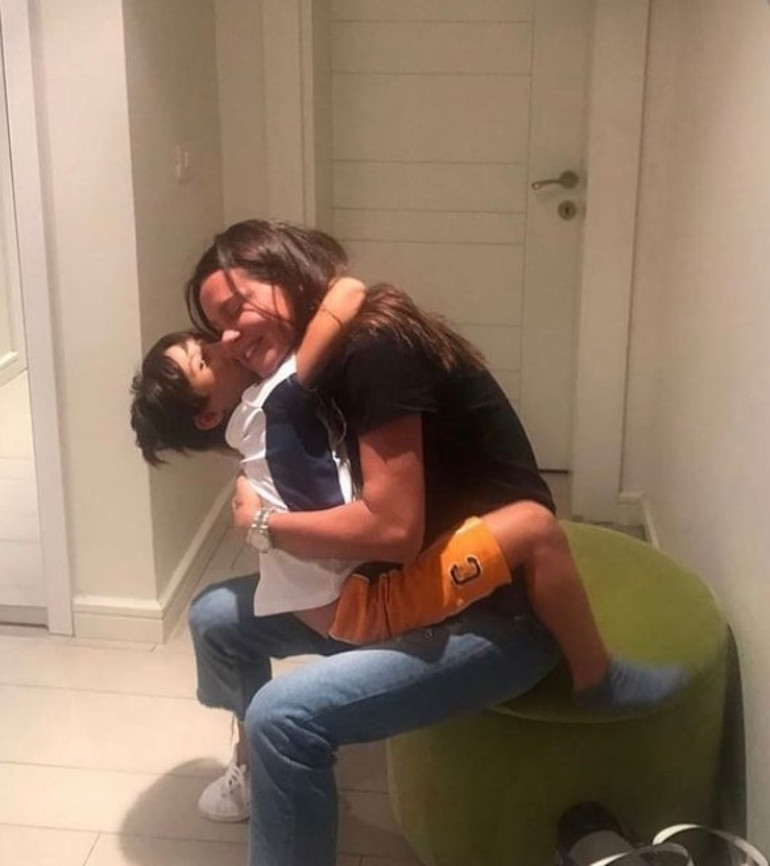 Ebru Şallı, oğlu Parsı ikinci ölüm yıl dönümünde andı: Kavusacağız biliyorum... O eşsiz kokunu yine içime çekeceğim
