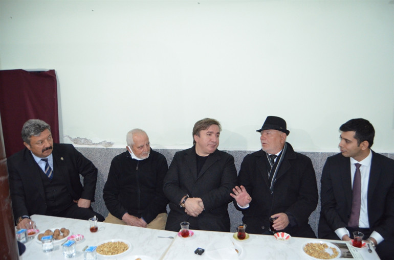 Aksarayda 15 yıldır küs olan kardeşleri Vali barıştırdı