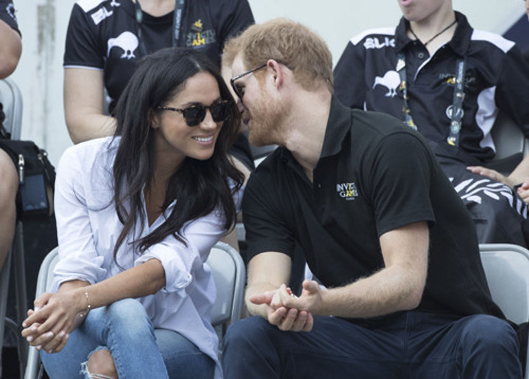 Meghan Markle 58 bin TLlik paltosunu, bebeği üşümesin diye genç bir anneye verdi