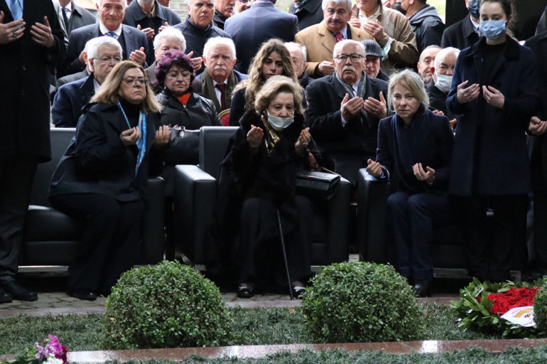 8. Cumhurbaşkanı Turgut Özal kabri başında anıldı