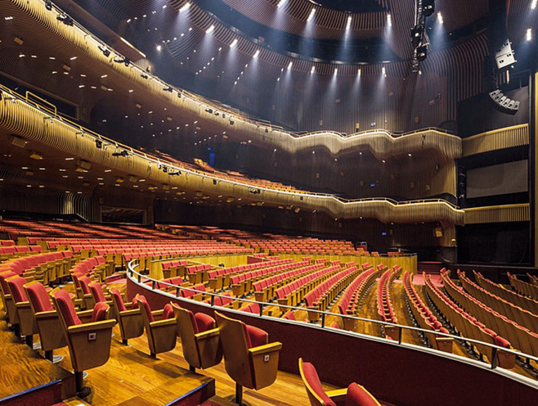 Monica Bellucci: Eski dostları özledim