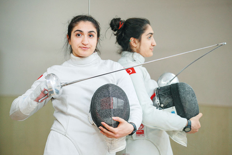 16 yaşında 17 kupa 60 madalya