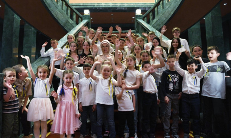 Emine Erdoğan, Ukraynalı savaş mağduru çocukları misafir etti