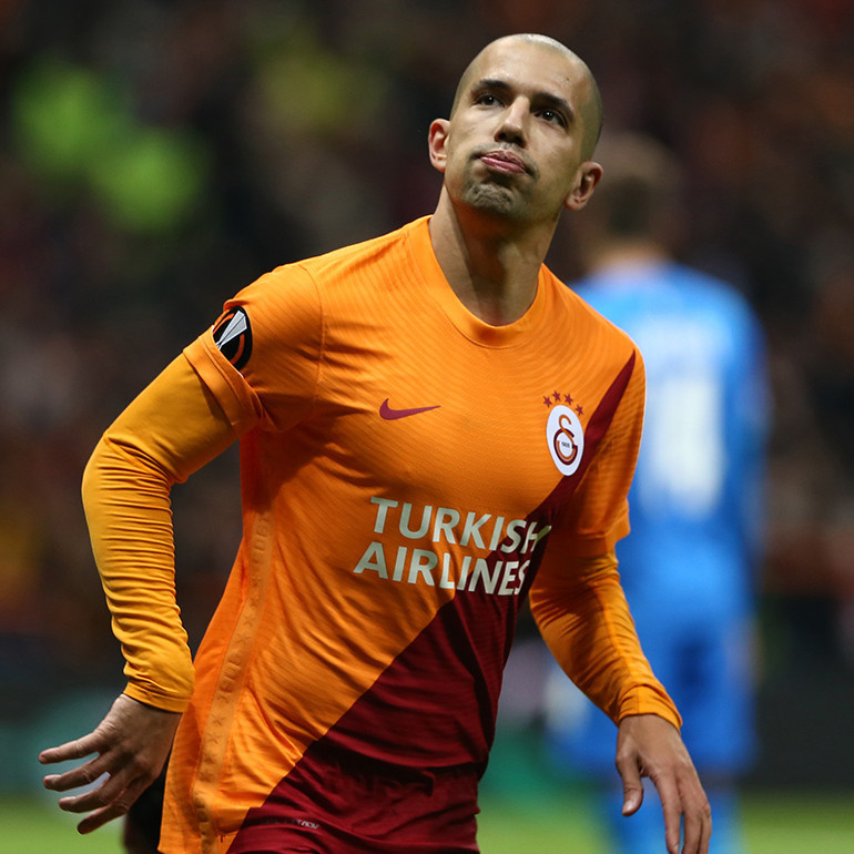 Son Dakika: Transfer pazarı açıldı İşte Sözleşmesi biten futbolcular... Önce Acun Ilıcalı, ardından Fenerbahçe ilk imzaları açıkladı