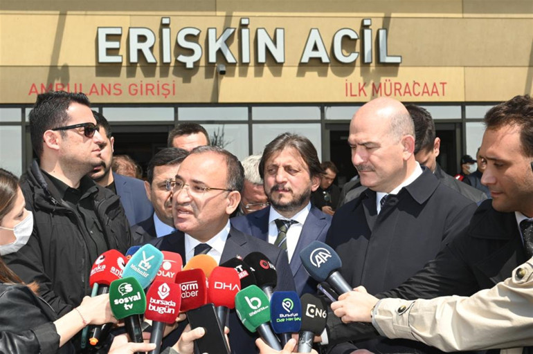 Son dakika... Bursada infaz koruma memurlarını taşıyan otobüse bombalı saldırı Acı haber geldi