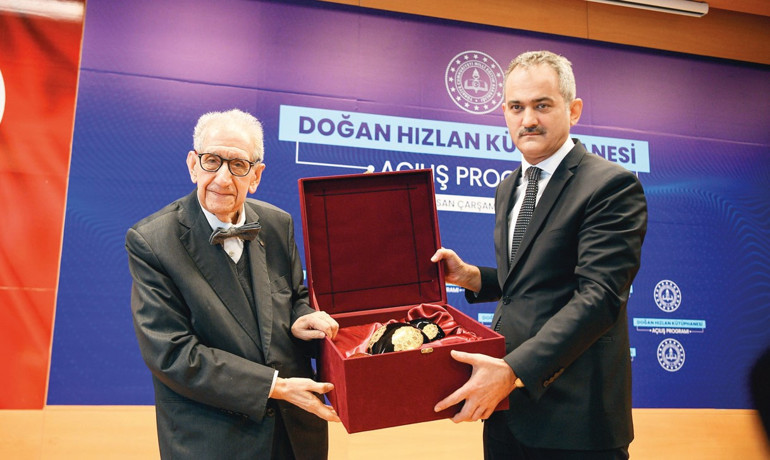 Doğan Hızlan Kütüphane açıldı Teknolojik veriyi kitapla doğrulatın