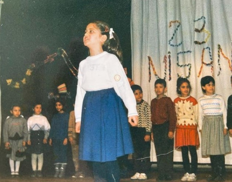 Yıl: 1972... Vatan Caddesinde bayrağımızı taşıyorum