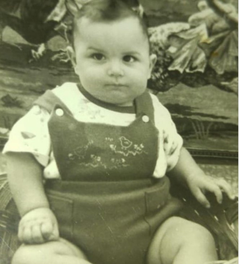 Yıl: 1972... Vatan Caddesinde bayrağımızı taşıyorum