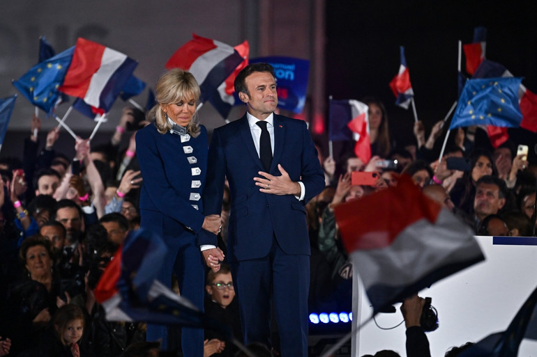 Son dakika: Fransadan ilk tahminler geldi: Macron açık ara farkla ipi göğüsledi