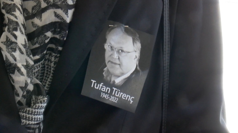 Gazeteci Tufan Türenç, son yolculuğuna uğurlandı
