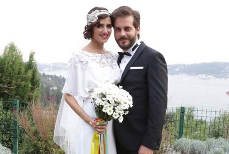 Mutlulukları beş yıl sürdü... Tek celsede boşandılar