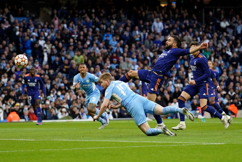 Manchester City - Real Madrid maçı tarihe geçti Benzemanın penaltısı, De Bruynenin golü, hakemin avantajı... Guardiola yedikleri golü saniyeler önce sezmiş...