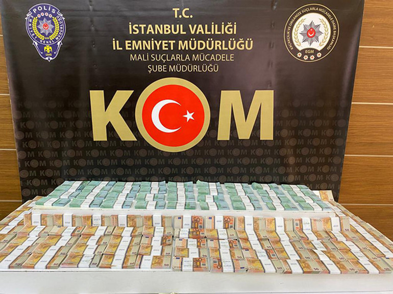 Matbaa kurup sahte döviz basanlara operasyon Deste deste sahte dolar ve Euro ele geçirildi